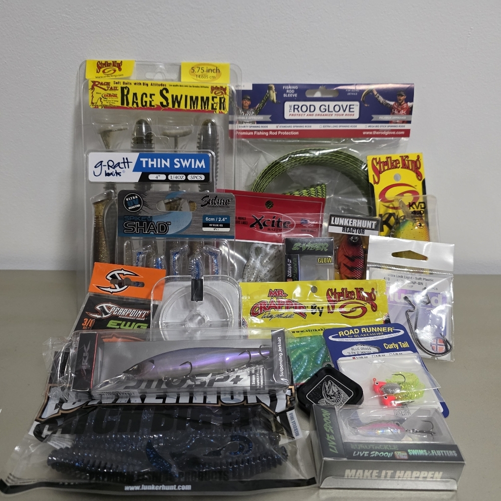 17 Fishing Lure and Accessories